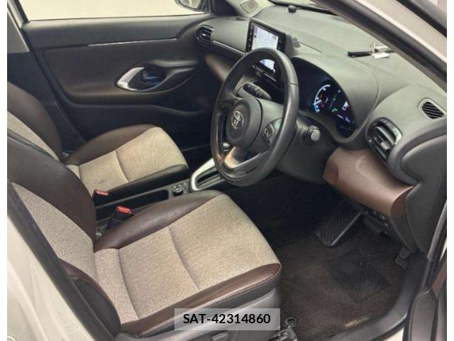 Toyota YARIS CROSS 2021-04 8650326-2