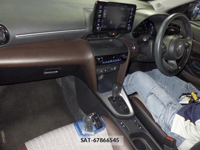 Toyota YARIS CROSS 2021-03 8650681-2