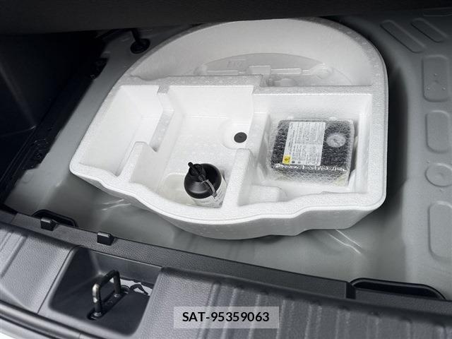 Toyota YARIS CROSS 2025-06 8650903-10