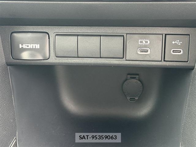 Toyota YARIS CROSS 2025-06 8650903-19