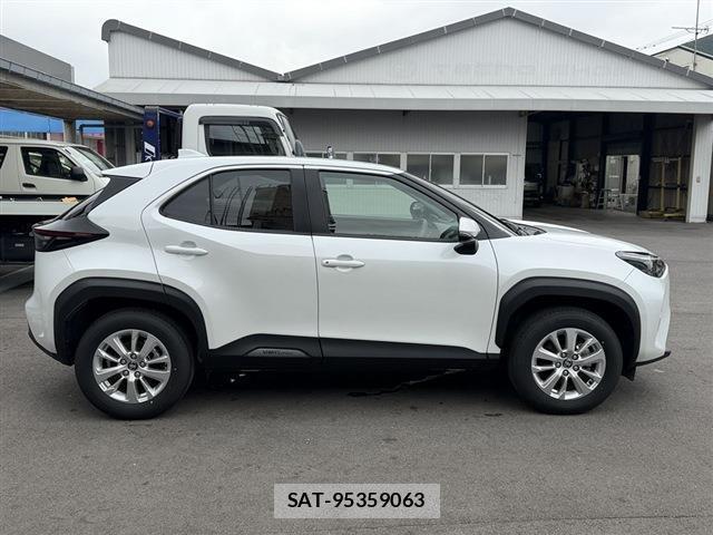 Toyota YARIS CROSS 2025-06 8650903-3
