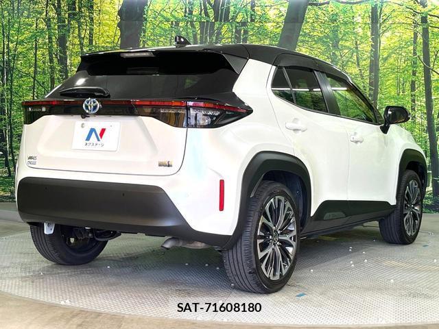 Toyota YARIS CROSS 2022-10 8651068-15