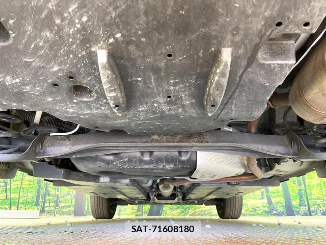 Toyota YARIS CROSS 2022-10 8651068-17