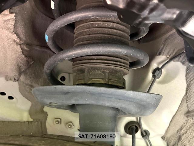 Toyota YARIS CROSS 2022-10 8651068-18