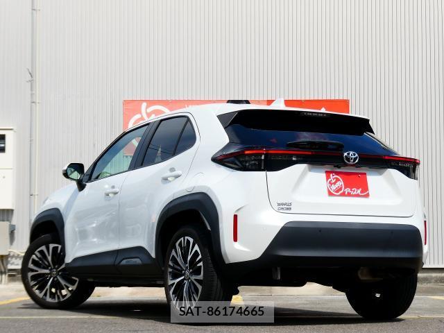 Toyota YARIS CROSS 2022-08 8651709-12