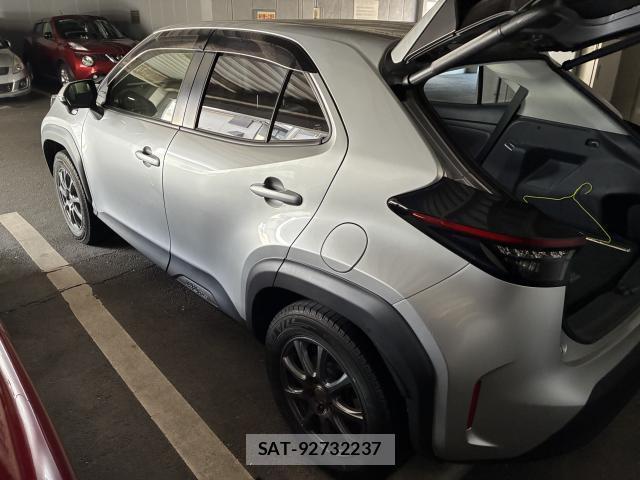 Toyota YARIS CROSS 2020-10 8652410-12