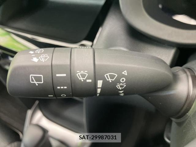 Toyota YARIS CROSS 2025-10 8653480-17