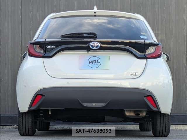 Toyota YARIS 2020-08 8646997-6