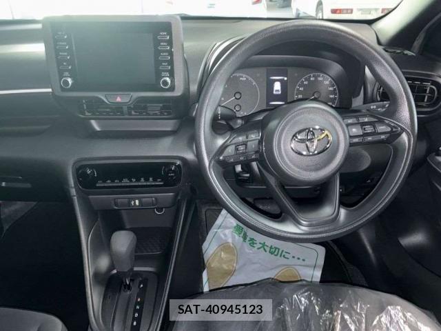 Toyota YARIS 2023-07 8647026-2