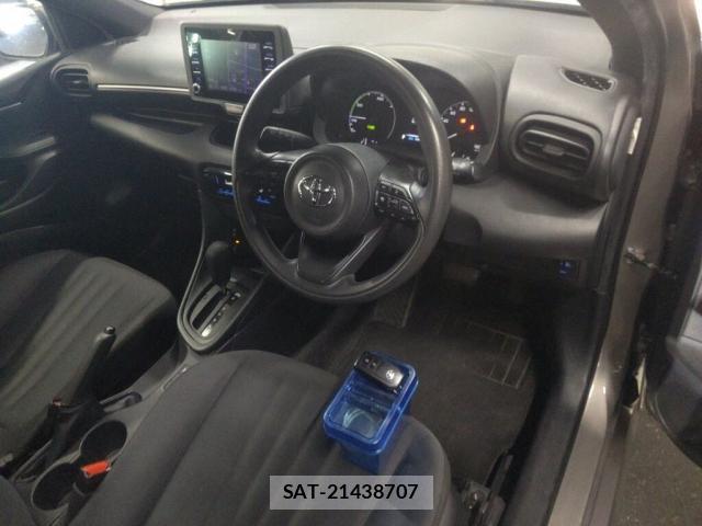 Toyota YARIS 2022-06 8647154-2
