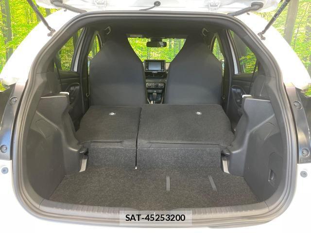Toyota YARIS 2023-04 8647478-10