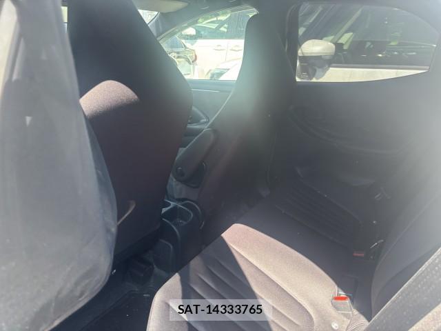 Toyota YARIS 2021-07 8647594-2