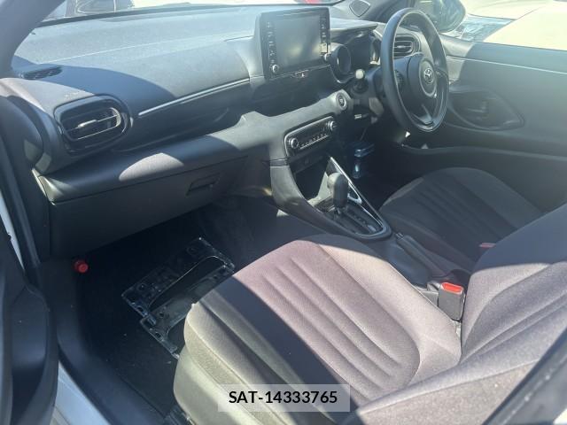 Toyota YARIS 2021-07 8647594-5