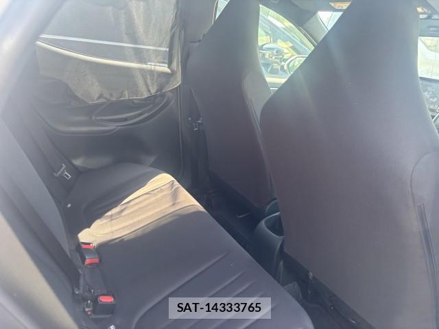 Toyota YARIS 2021-07 8647594-6