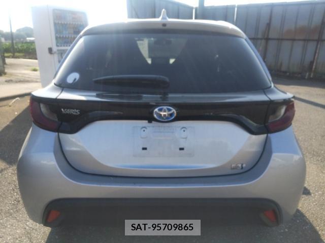 Toyota YARIS 2023-09 8647664-1