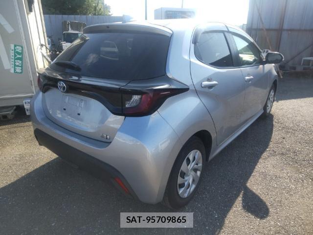Toyota YARIS 2023-09 8647664-4