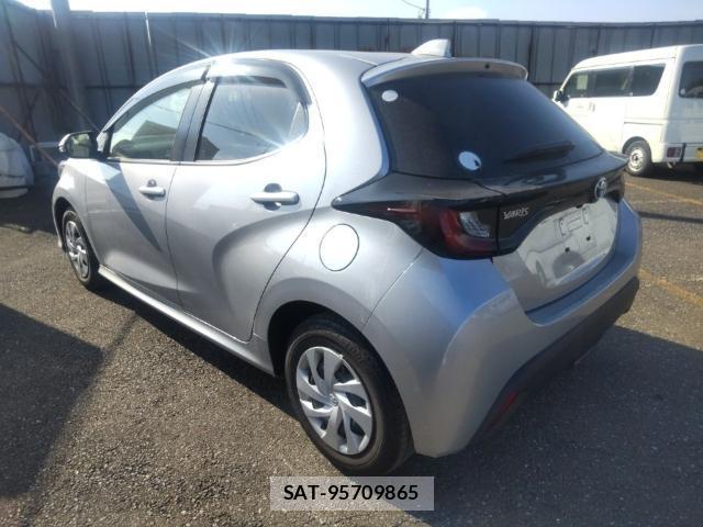 Toyota YARIS 2023-09 8647664-5