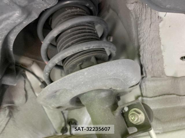 Toyota YARIS 2023-01 8648769-19