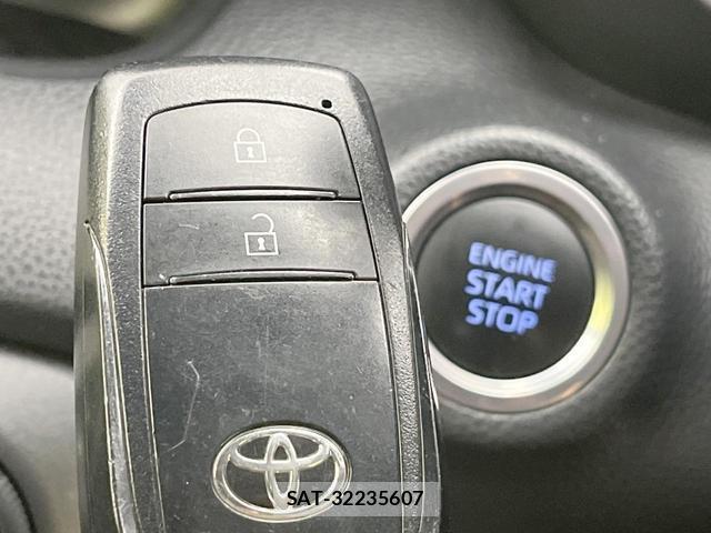 Toyota YARIS 2023-01 8648769-6