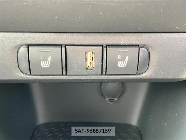 Toyota YARIS 2020-07 8648863-11