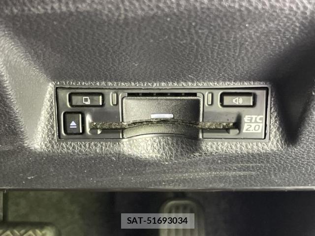 Toyota YARIS 2025-02 8649401-12