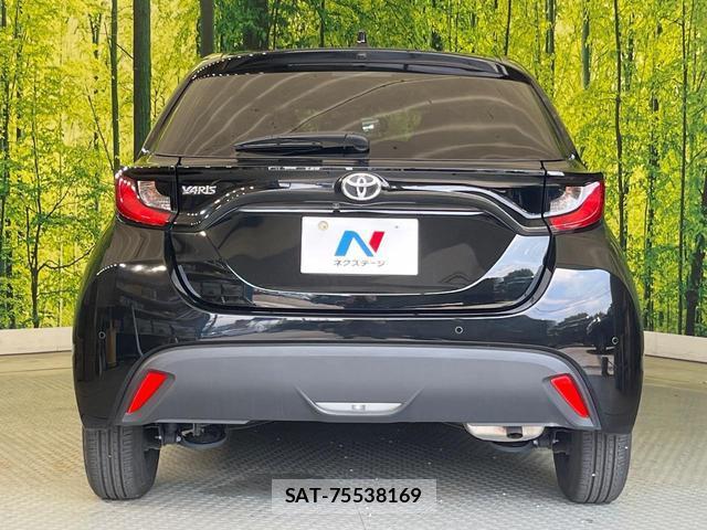 Toyota YARIS 2023-08 8649446-14