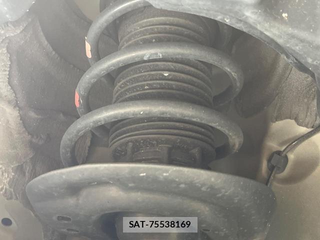 Toyota YARIS 2023-08 8649446-19