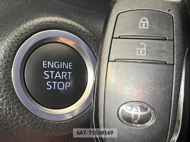 Toyota YARIS 2023-08 8649446-6