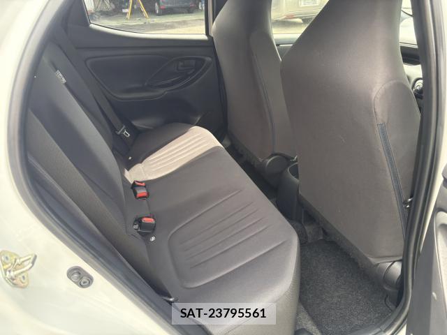 Toyota YARIS 2021-07 8649751-13