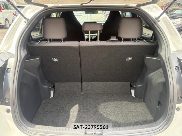 Toyota YARIS 2021-07 8649751-14