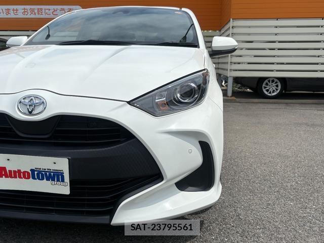 Toyota YARIS 2021-07 8649751-16