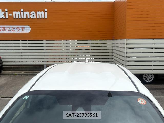 Toyota YARIS 2021-07 8649751-17