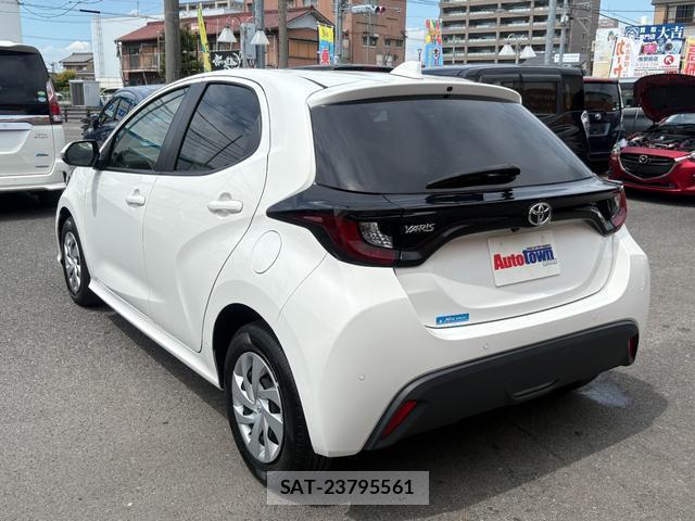 Toyota YARIS 2021-07 8649751-3