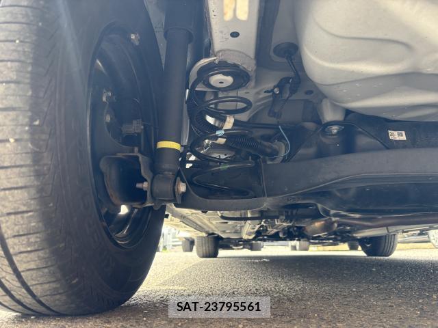 Toyota YARIS 2021-07 8649751-7