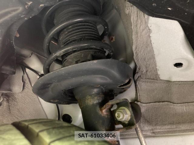 Toyota YARIS 2021-07 8649837-19