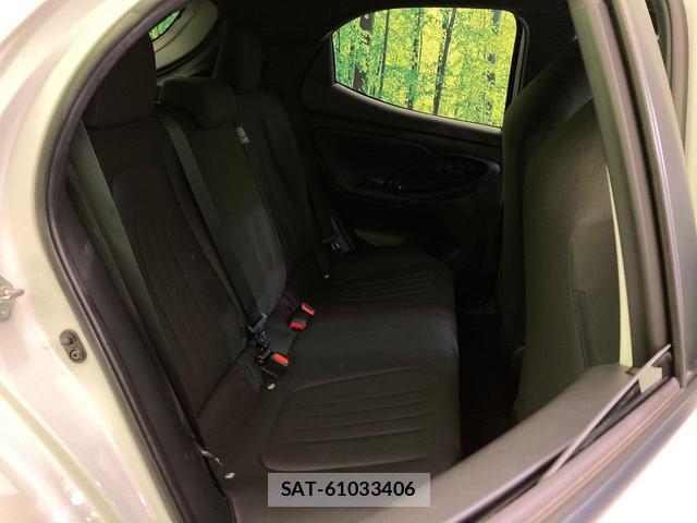 Toyota YARIS 2021-07 8649837-8