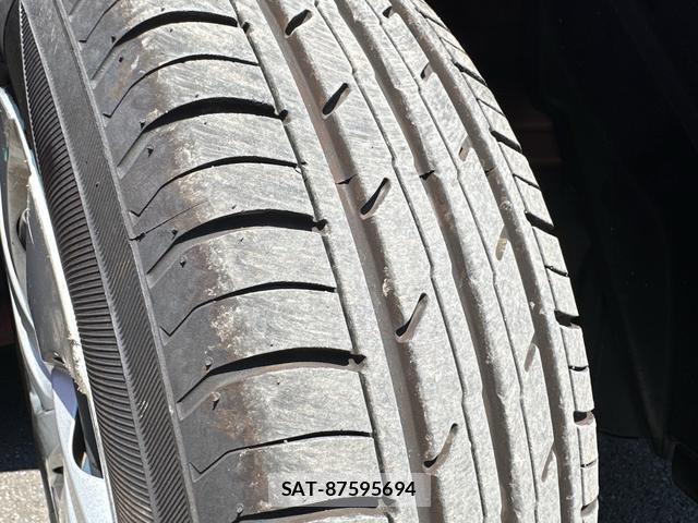 Toyota YARIS 2020-04 8649923-15