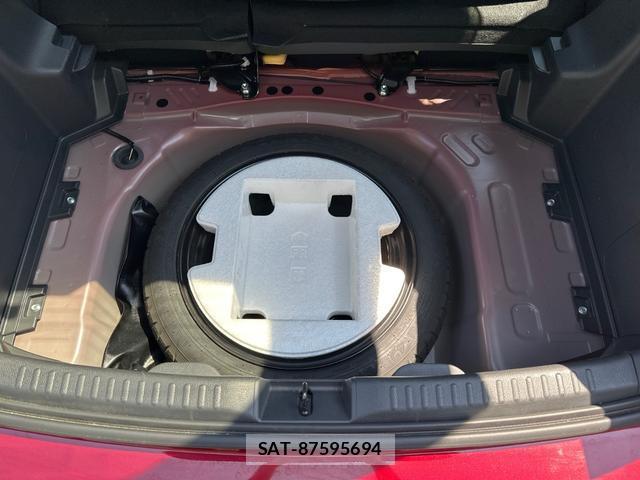 Toyota YARIS 2020-04 8649923-17