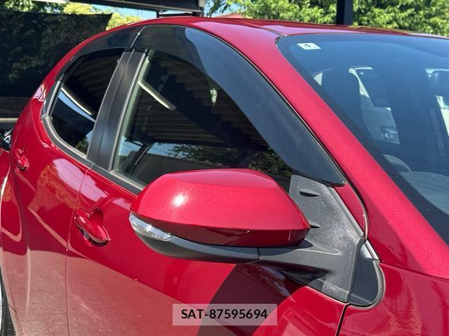 Toyota YARIS 2020-04 8649923-3