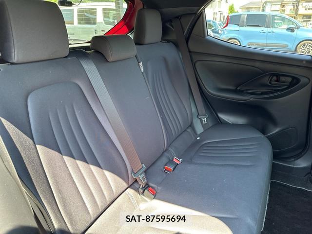 Toyota YARIS 2020-04 8649923-7