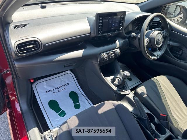 Toyota YARIS 2020-04 8649923-8