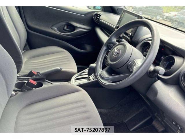 Toyota YARIS 2023-06 8650468-2