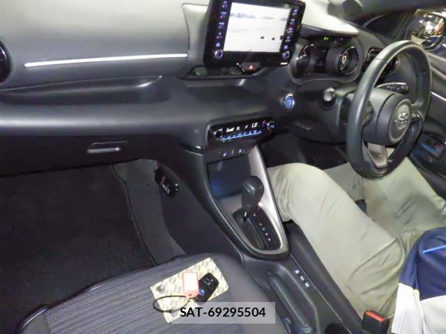 Toyota YARIS 2020-07 8650685-2