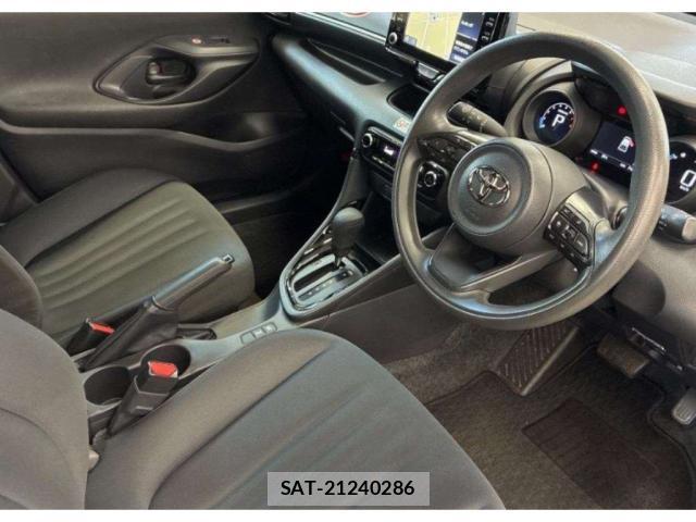 Toyota YARIS 2022-06 8650708-2