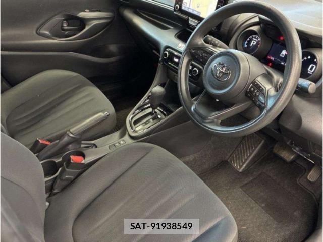 Toyota YARIS 2022-06 8650709-2