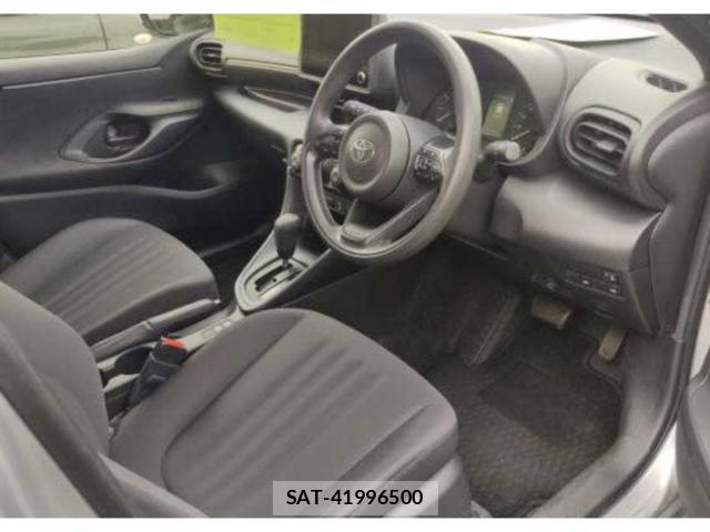 Toyota YARIS 2024-08 8650721-2