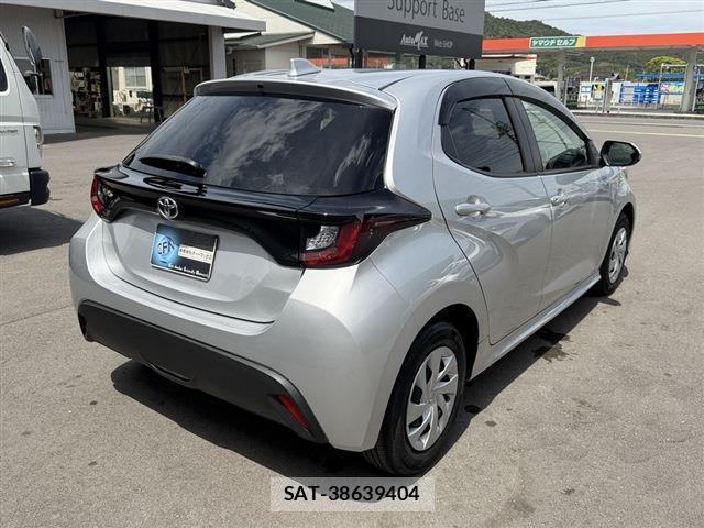 Toyota YARIS 2021-08 8650897-1