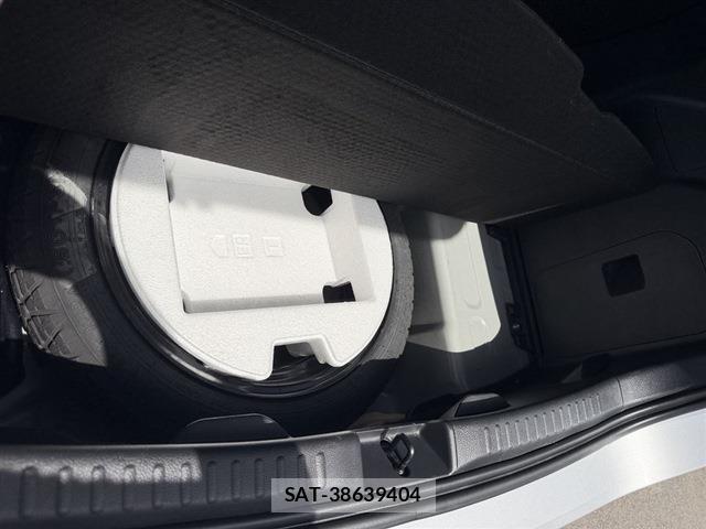 Toyota YARIS 2021-08 8650897-11