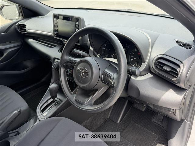 Toyota YARIS 2021-08 8650897-17