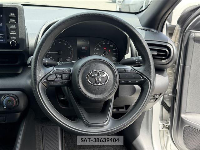 Toyota YARIS 2021-08 8650897-19